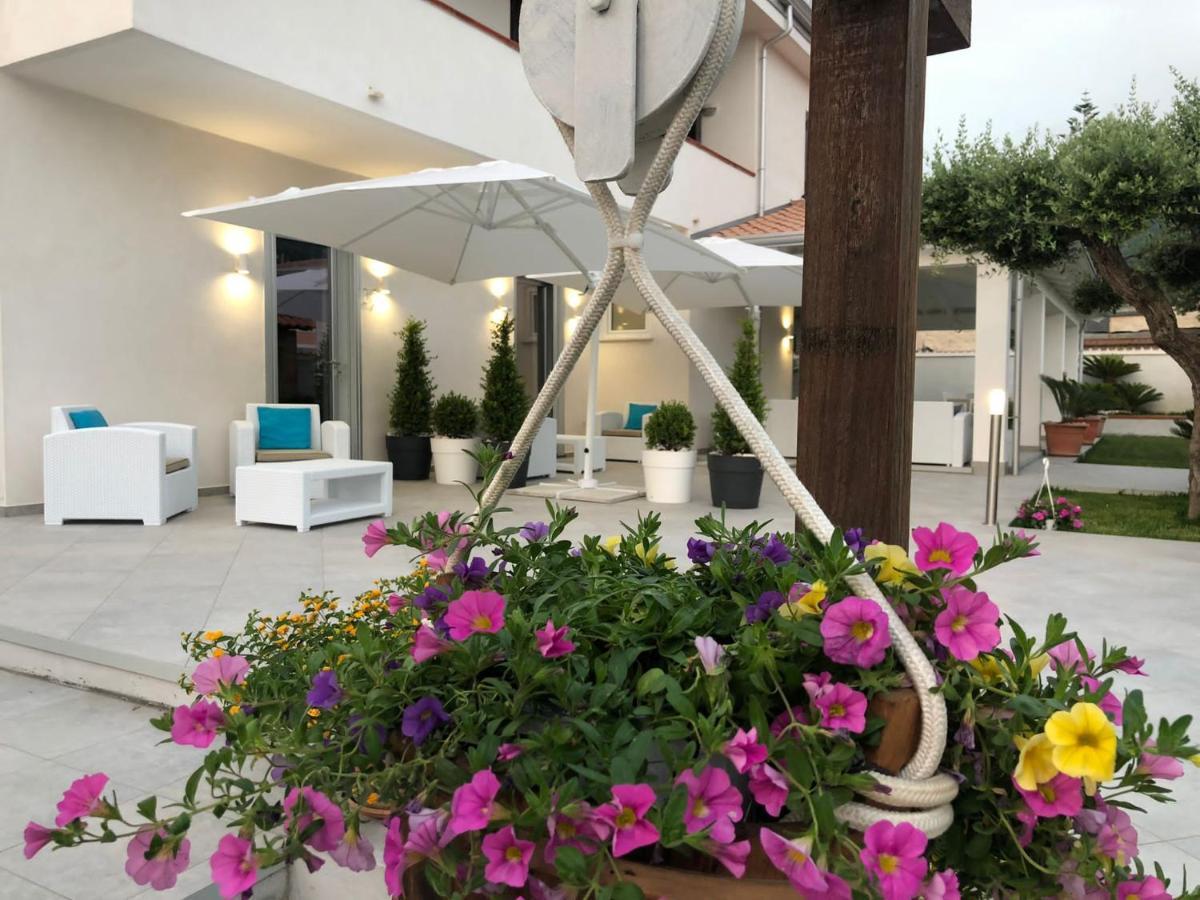 Invilla Bed&Breakfast - Quality Rooms Санта Мария ди Кастелабате Екстериор снимка
