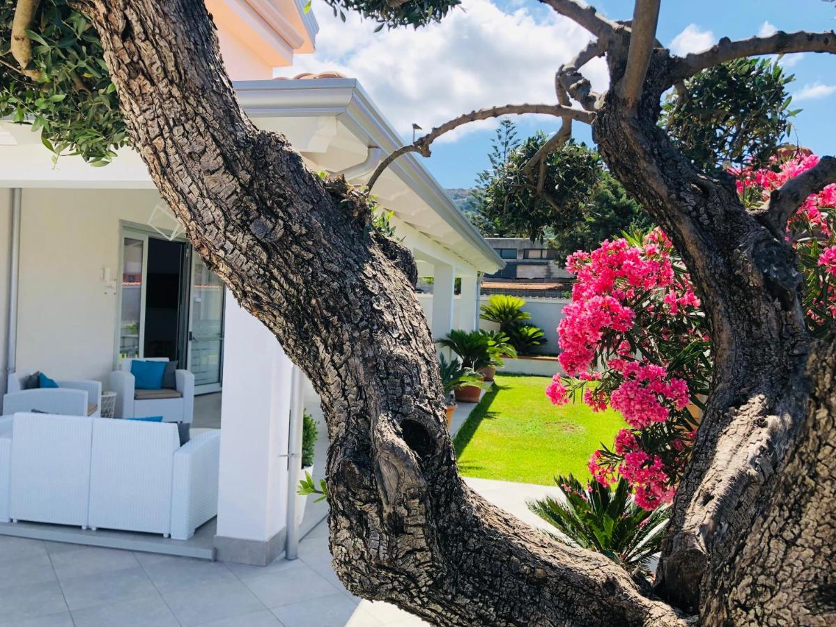 Invilla Bed&Breakfast - Quality Rooms Санта Мария ди Кастелабате Екстериор снимка
