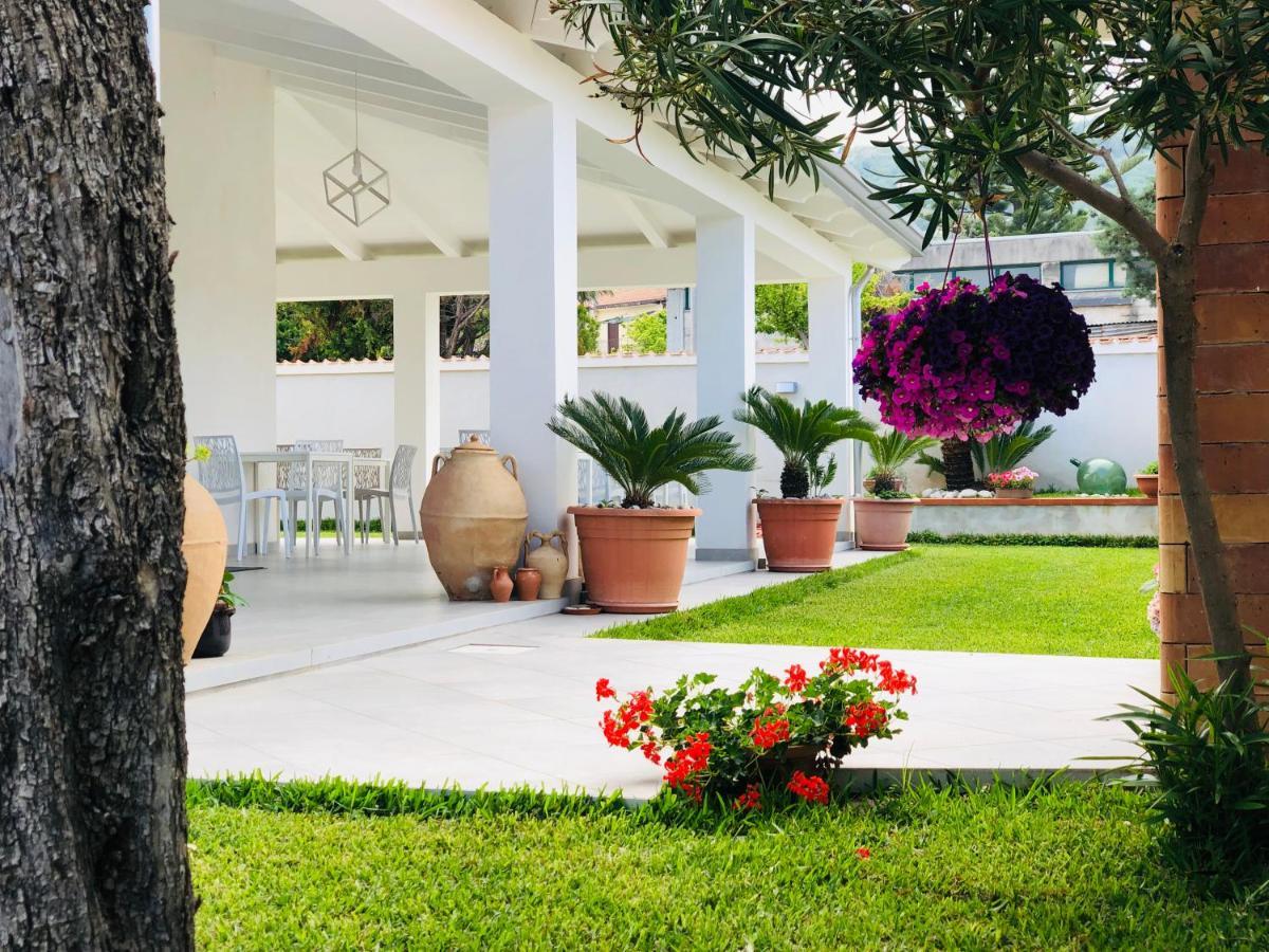 Invilla Bed&Breakfast - Quality Rooms Санта Мария ди Кастелабате Екстериор снимка