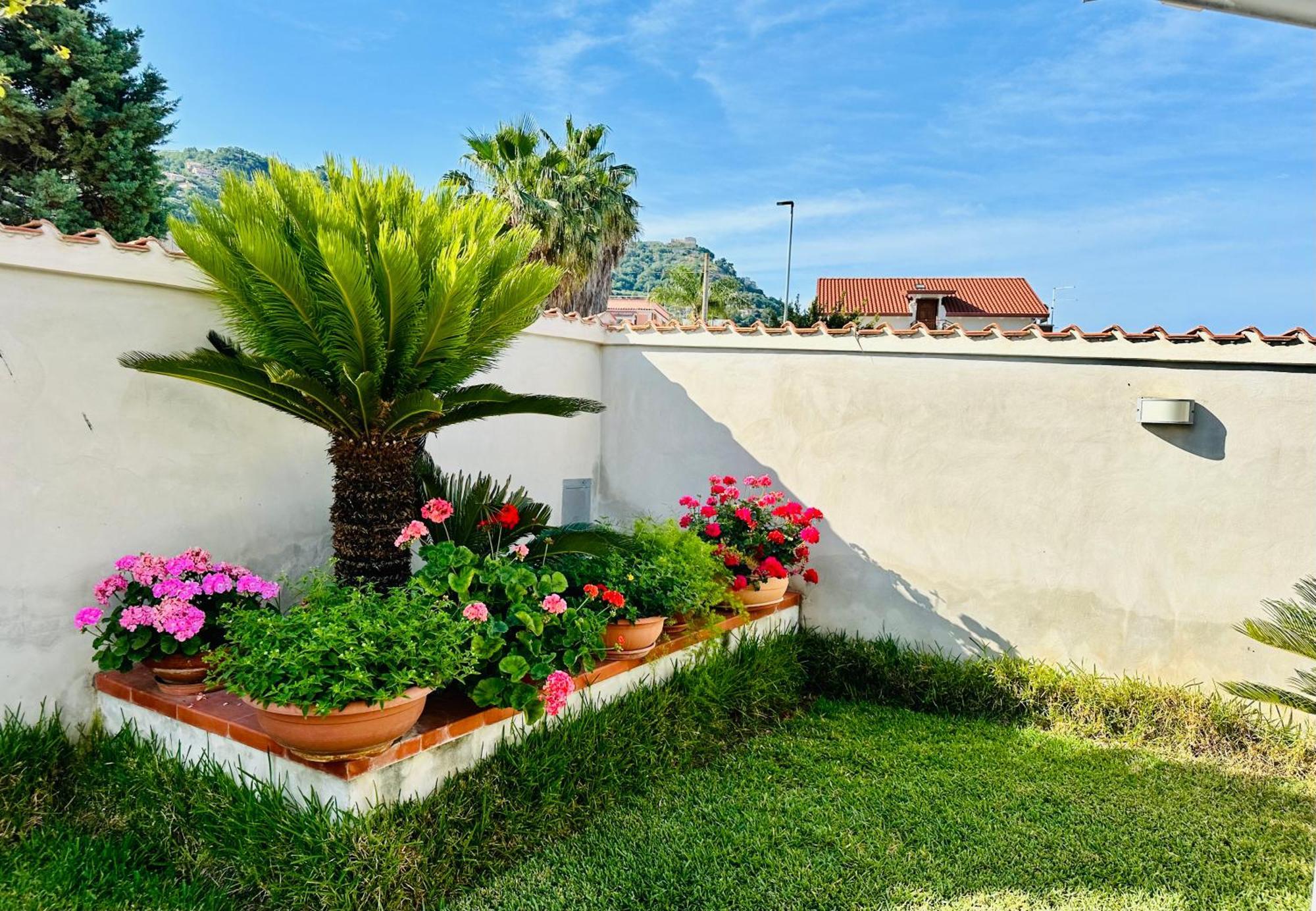 Invilla Bed&Breakfast - Quality Rooms Санта Мария ди Кастелабате Екстериор снимка