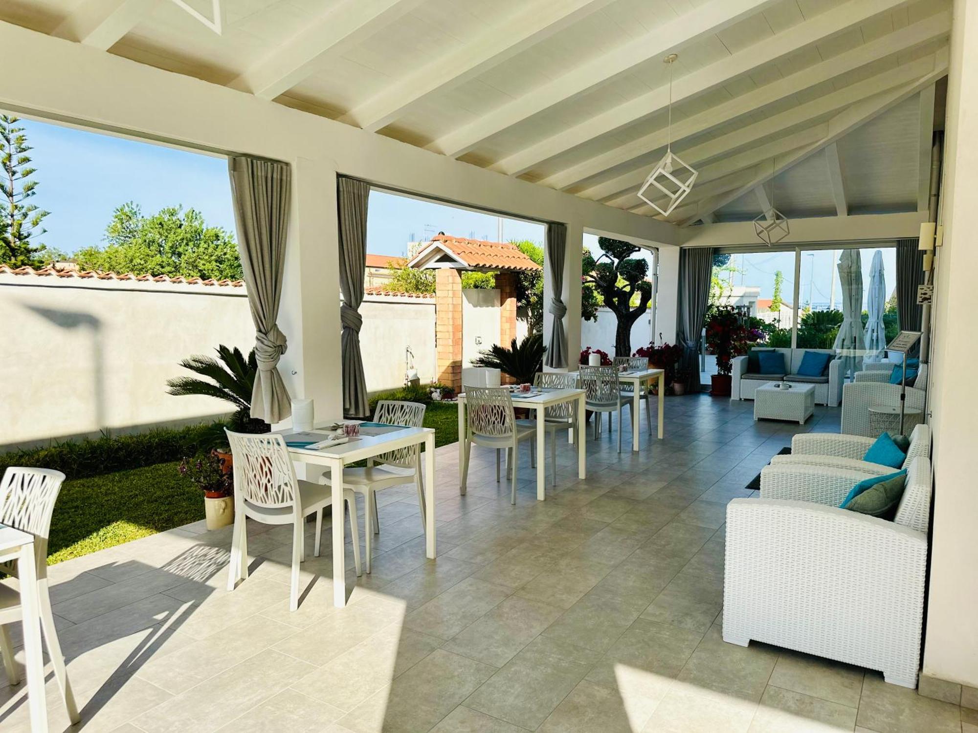 Invilla Bed&Breakfast - Quality Rooms Санта Мария ди Кастелабате Екстериор снимка