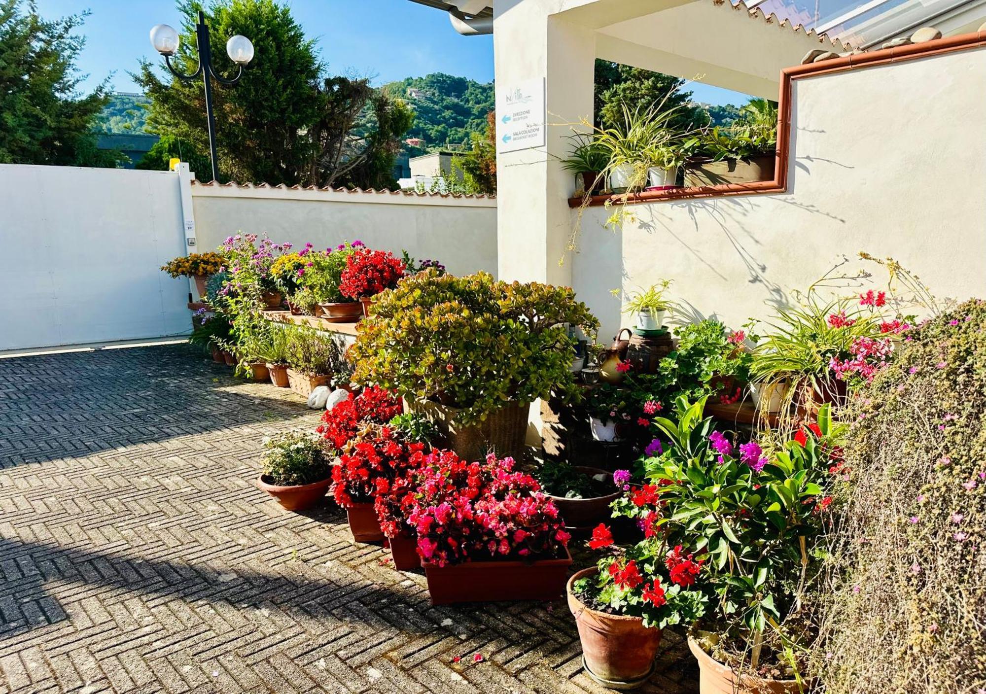 Invilla Bed&Breakfast - Quality Rooms Санта Мария ди Кастелабате Екстериор снимка